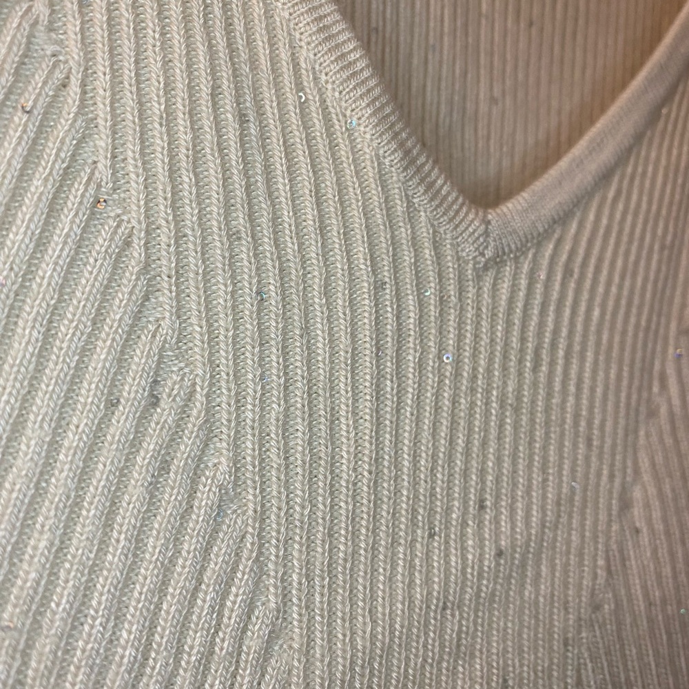 Guess Cream Ribbed V-Neck Sweater - Picture 6 of 6